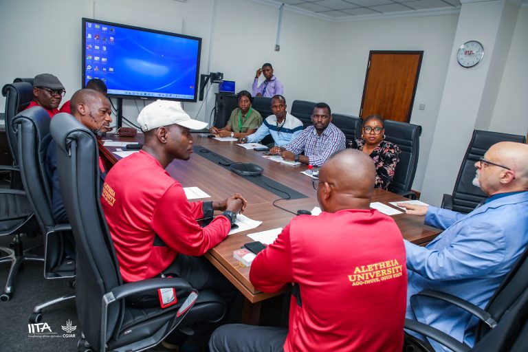 Kenton Dashiell, IITA DDG Partnerships for Delivery, with IITA representatives and delegates from Aletheia University